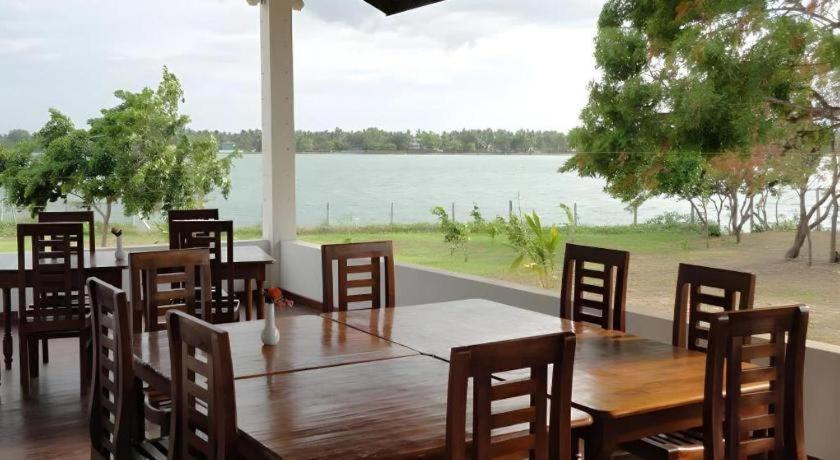 Naaval Hotel Batticaloa Eksteriør bilde