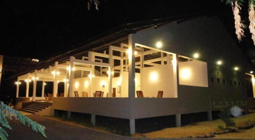Naaval Hotel Batticaloa Eksteriør bilde