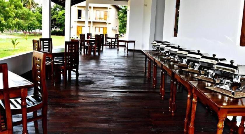 Naaval Hotel Batticaloa Eksteriør bilde