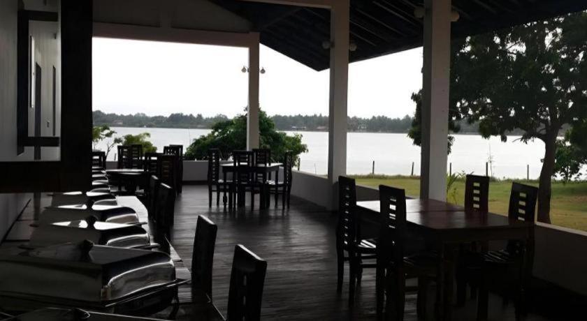 Naaval Hotel Batticaloa Eksteriør bilde