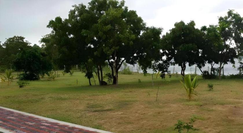 Naaval Hotel Batticaloa Eksteriør bilde