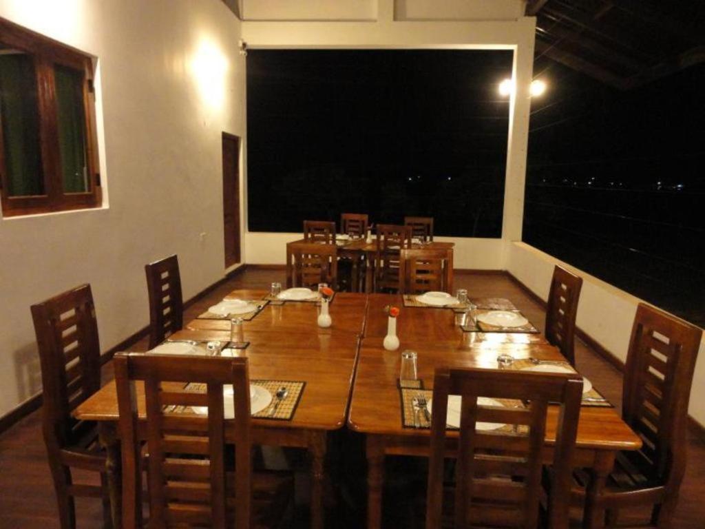 Naaval Hotel Batticaloa Eksteriør bilde