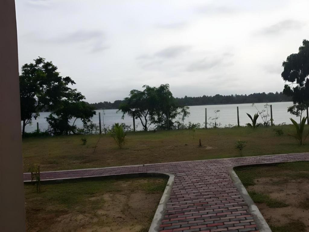 Naaval Hotel Batticaloa Eksteriør bilde
