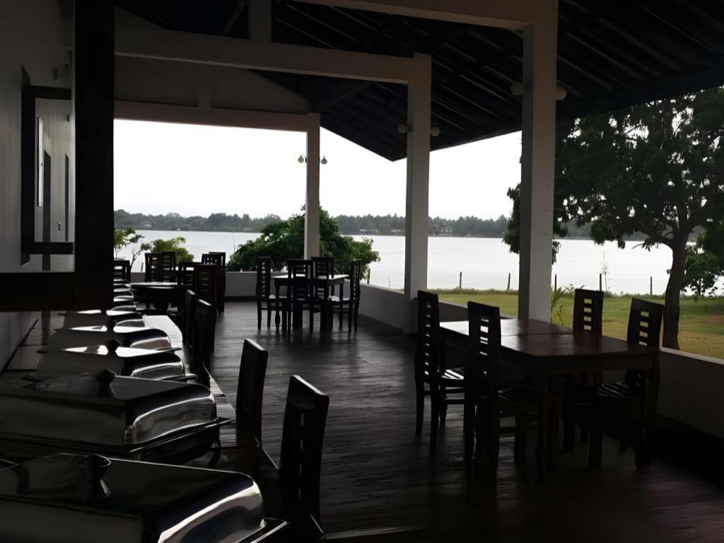 Naaval Hotel Batticaloa Eksteriør bilde