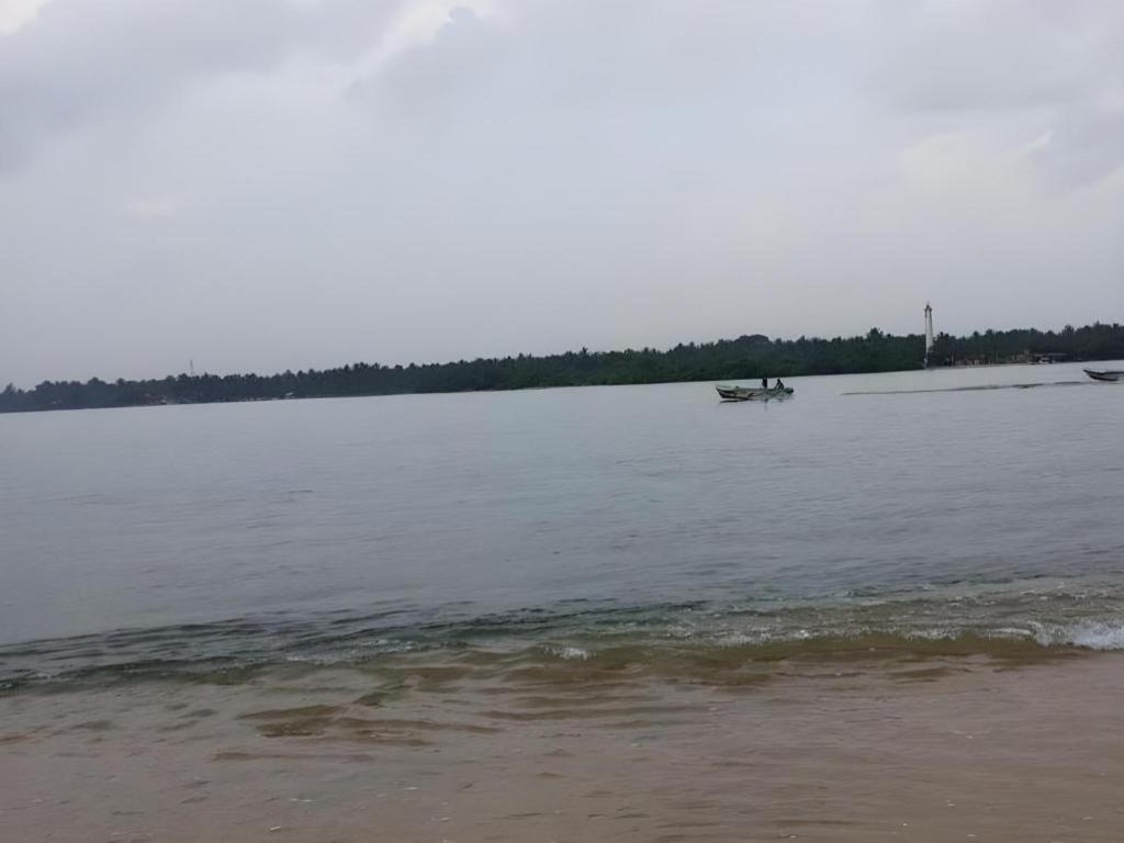 Naaval Hotel Batticaloa Eksteriør bilde