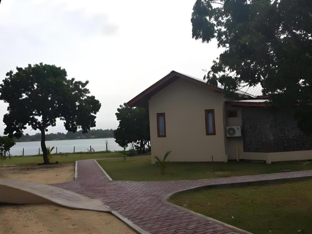 Naaval Hotel Batticaloa Eksteriør bilde