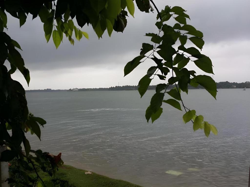 Naaval Hotel Batticaloa Eksteriør bilde